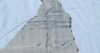 NASA Video Shows Pine Island Glacier Rupture Line