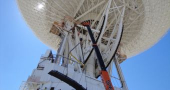 image showing work in progress at the Mars antenna, as engineering crews strive to fix broken components
