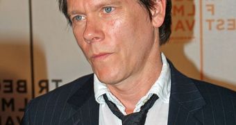 Actor Kevin Bacon robbed of BlackBerry in NY subway