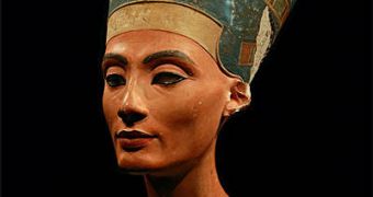 New studies come to show that the bust statue of Queen Nefertiti may have been airbrushed to hide certain imperfections