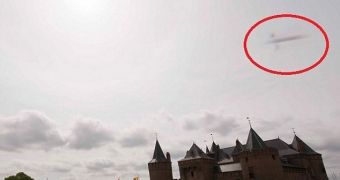 Dutch photographer allegedly snaps picture of UFO flying over the Netherlands