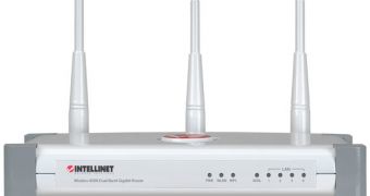 The Intellinet Wireless 450N Dual-Band Gigabit Router.
