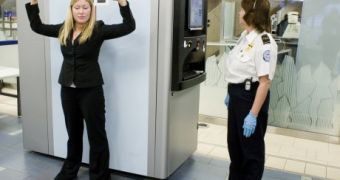 New Airport Scanners Raise Privacy Concerns