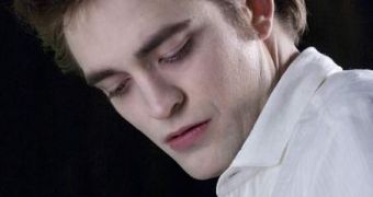New, behind-the-scenes photo from “New Moon”