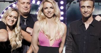 New Britney Spears Photo: One 'Family' and Lots of Photoshop
