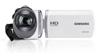 New Camcorder Launched by Samsung, Has 52X Zoom