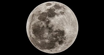 Previously undocumented crater discovered on the moon