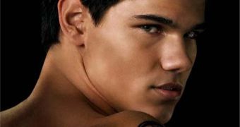 Second official trailer for “New Moon” released: it’s all about Jacob Black (Taylor Lautner)