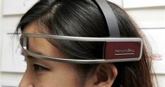 New Gaming Device to Read Brain Waves, Retina and Forehead Muscles