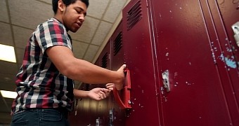 New Jersey Students Create Special Locker Handle for Disabled Classmate