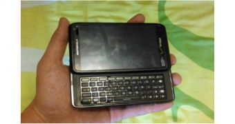 Supposedly leaked photos of Motorola DROID 5