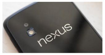 LG appears to have changed Nexus 4's back cover