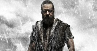 Russell Crowe braves the elements in new “Noah” poster