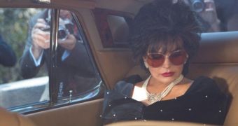 New Pics of Lindsay Lohan as Elizabeth Taylor Are Out