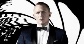 New official poster for “Skyfall”: James Bond is not happy