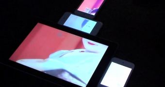 Researchers create Pinch cross-device touchscreen interface