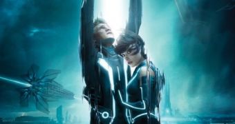 New “Tron: Legacy” trailer takes a closer look at the father-son relationship