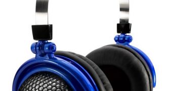 New dB Logic Headphones Automatically Adjust Sound Intensity