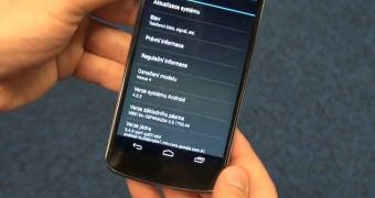 Nexus 4 running Android 4.2.2
