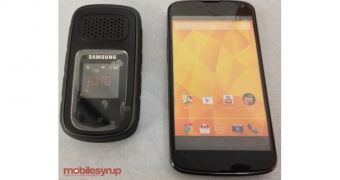 Samsung Rugby III and Nexus 4 dummy units