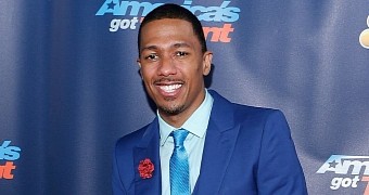 T-Mobile gives a Samsung Galaxy S6 to Nick Cannon