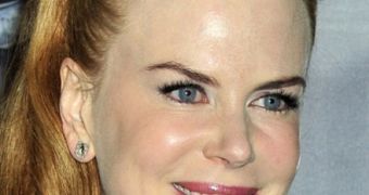 Despite repeated denials, Nicole Kidman seems to sport what surgeons call “frozen face’ due to excessive Botox use