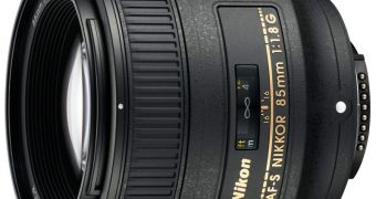 Nikon Nikkor AF-S 85mm f/1.8G FX-format prime lens