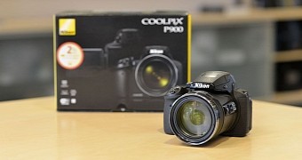 Nikon COOLPIX P900 Camera & Box