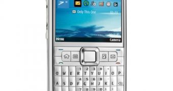 Nokia E71 in white