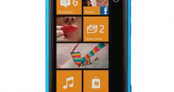 Nokia Lumia 800 in Cyan