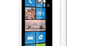 Nokia Lumia 900 at Phones4U in the UK with Free Nokia HD Headphones