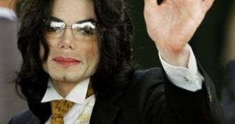 Michael Jackson was trying to boost his morale with inspirational notes, report says