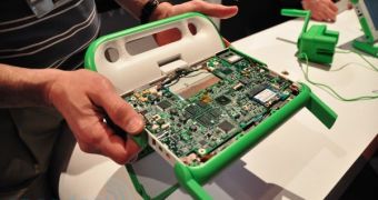 OLPC XO 1.75 laptop motherboard revealed