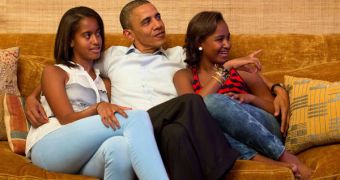 President Barack Obama and First Daughters Sasha and Malia