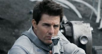 “Oblivion” Lands Tom Cruise Best North American Opening Outside the “MI” Franchise