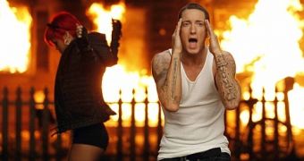 Official Video for Eminem ft. Rihanna ‘Love the Way You Lie’