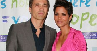 Olivier Martinez finally confirms engagement to Halle Berry
