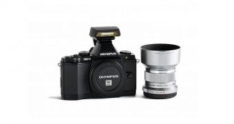 Olympus E-M5 with M.Zuiko ED 45mm f1.8 lens kit