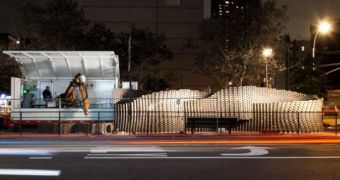 On NYC Streets, a Robot Builds a Wall