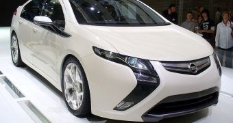 Opel Delays Ampera Sales over Battery Concerns