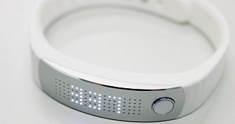 Oppo O-Band with display on