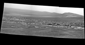 Opportunity's Pancam took this view of a portion of Endeavour crater's rim after a drive during the rover's 2,676th sol on Mars (August 4, 2011)