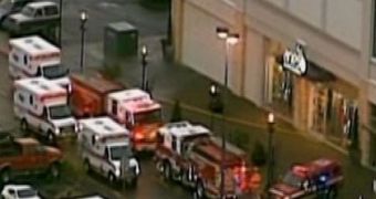Oregon Mall Shooting Leaves 3 Dead, Including the Gunman