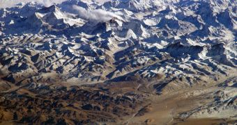 Both the Himalayas and the Tibetan plateau are accumulating pollutants