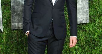 Gerard Butler looks dashing at the Vanity Fair post-Oscars 2012 party