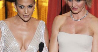 Jennifer Lopez and Cameron Diaz present at the Oscars 2012