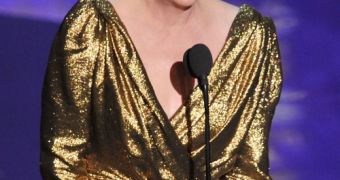 Meryl Streep sheds a tear and brings tears to the eyes of fellow actors during her Oscars acceptance speech