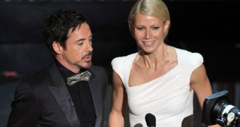 Oscars 2012: Robert Downey Jr. Cuts Off Gwyneth Paltrow