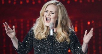 Adele performs “Skyfall” at the Oscars 2013