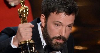 Oscars 2013: Ben Affleck Gets Choked Up in Acceptance Speech – Video